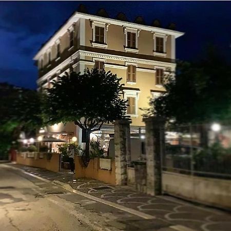 Hotel Iris Crillon Fiuggi Exterior foto