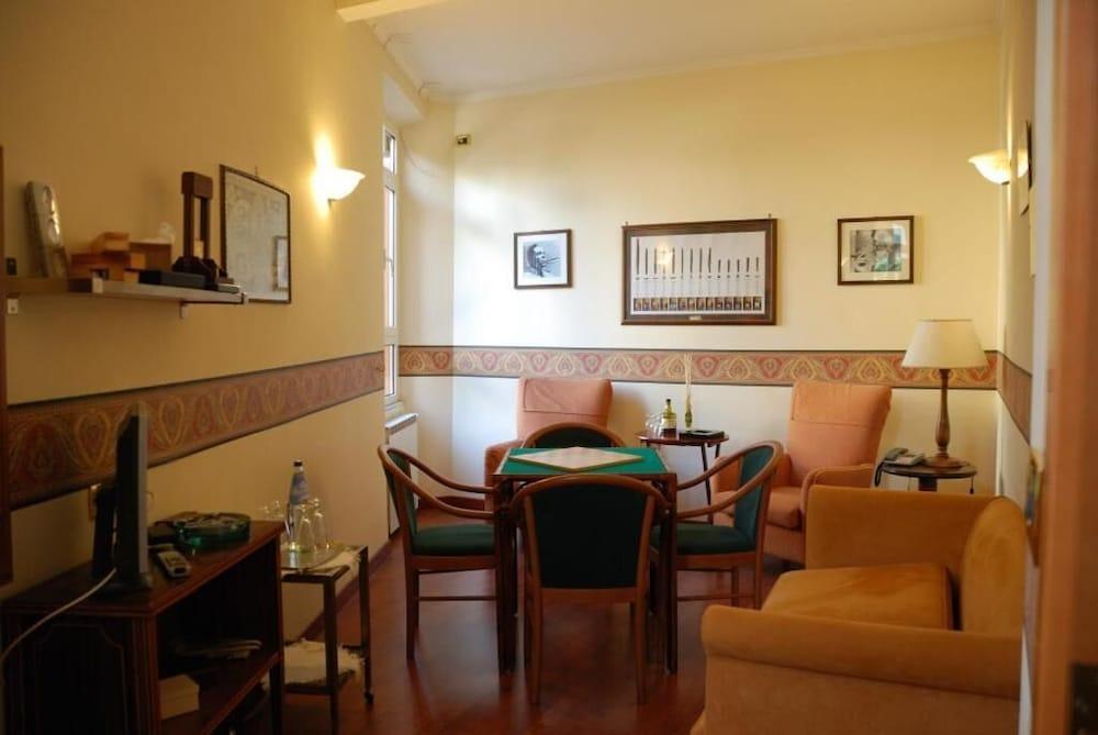 Hotel Iris Crillon Fiuggi Exterior foto